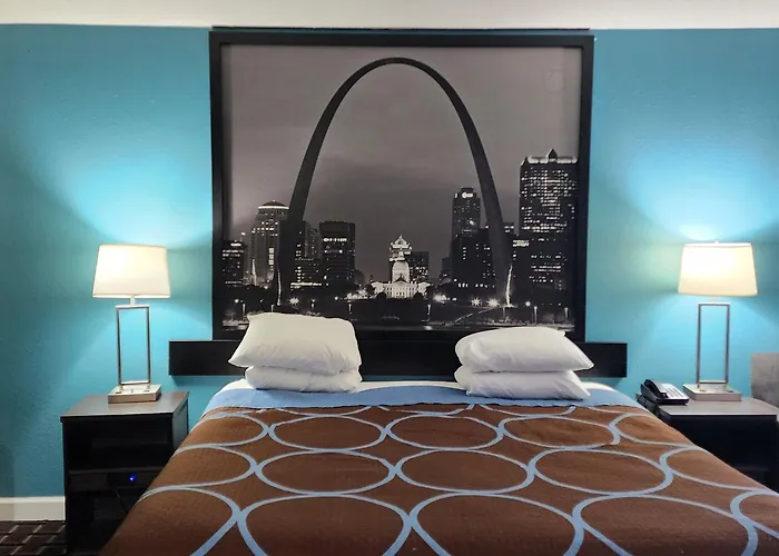 Super 8 By Wyndham St. Louis Area Hotel 2*