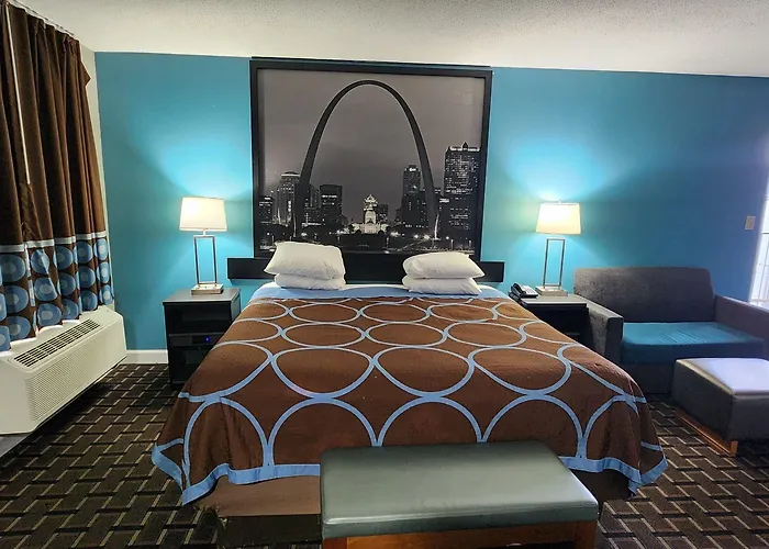 Super 8 By Wyndham St. Louis Area 2*