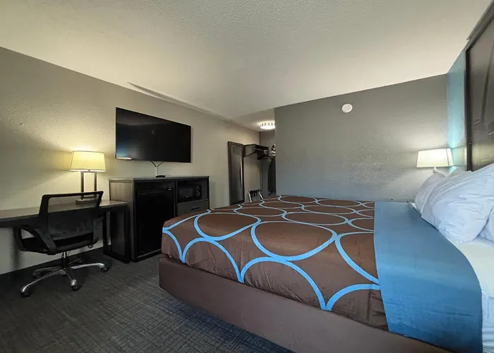 Super 8 By Wyndham St. Louis Area 2*