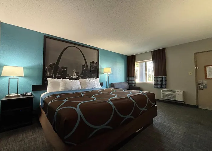 Super 8 By Wyndham St. Louis Area Hotel