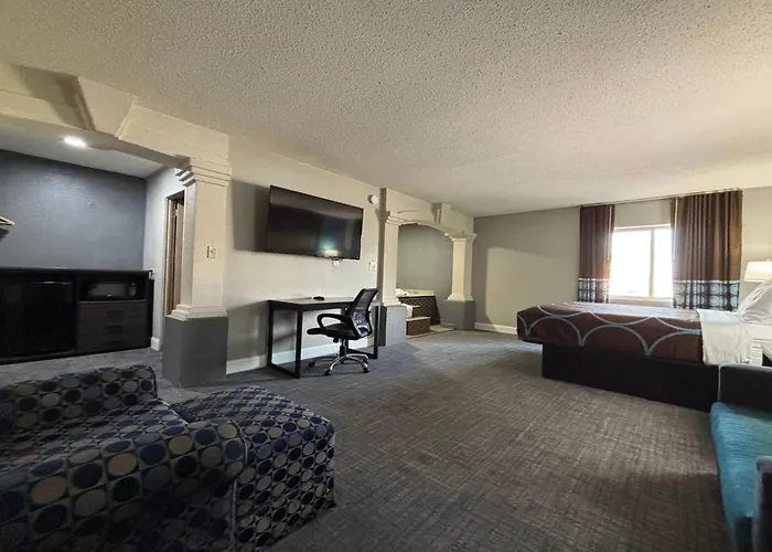 Super 8 By Wyndham St. Louis Area Hotel 2*