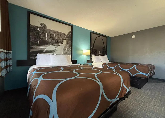 Super 8 By Wyndham St. Louis Area 2*