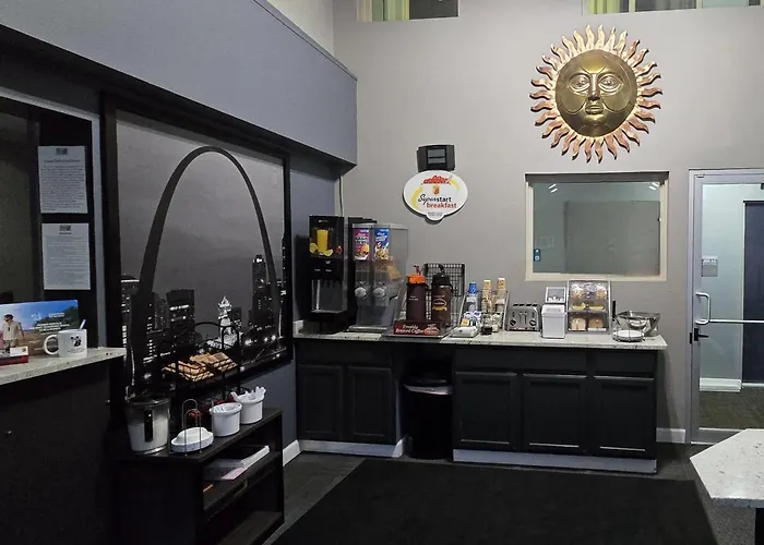 Super 8 By Wyndham St. Louis Area Hotel 2*