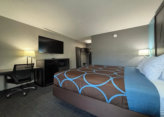 Super 8 By Wyndham St. Louis Area 2*