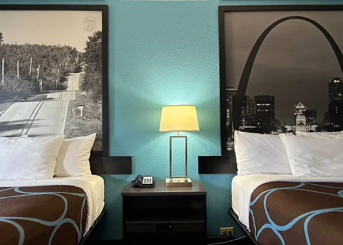 Super 8 By Wyndham St. Louis Area 2*
