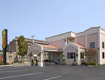 Super 8 By Wyndham St. Louis Area Hotel 2*