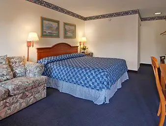Hotel Super 8 By Wyndham St. Louis Area 2*