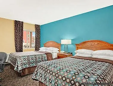 Hotel Super 8 By Wyndham St. Louis Area 2*